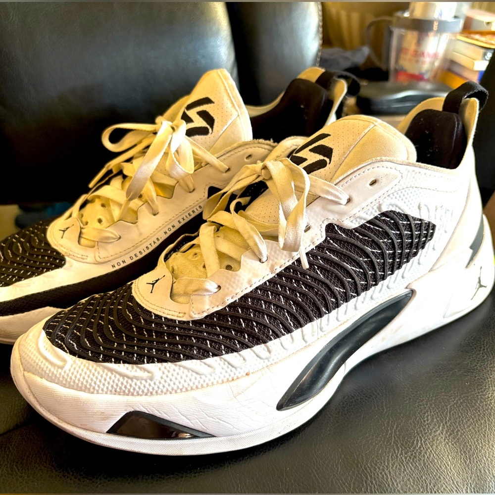 Jordan Luka 1 “Reverse Orca” Men’s size 11.5
Basketball shoe